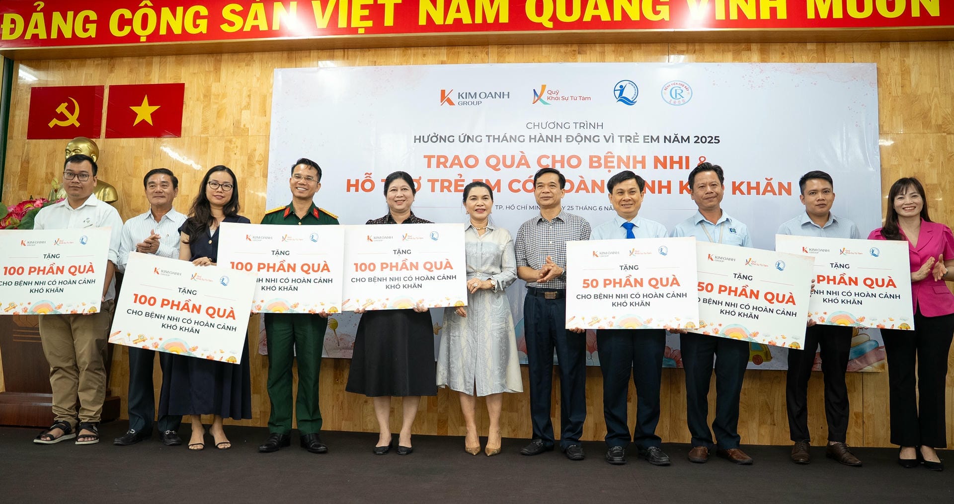 Tặng 1.000 phần quà cho bệnh nhi tại 9 bệnh viện và tri ân người hiến tạng