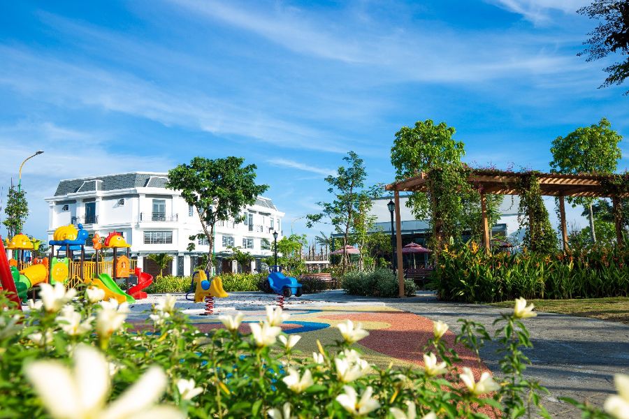 Dự án Richland Residence đã hoàn thiện hệ thống hạ tầng và tiện ích. Đây cũng là dự án hiếm hoi tại TP. Bến Cát được chuyển nhượng quyền sử dụng đất